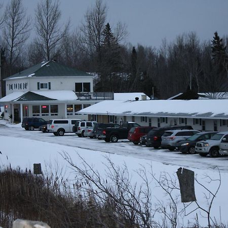 Carolyn Beach Inn Thessalon Extérieur photo