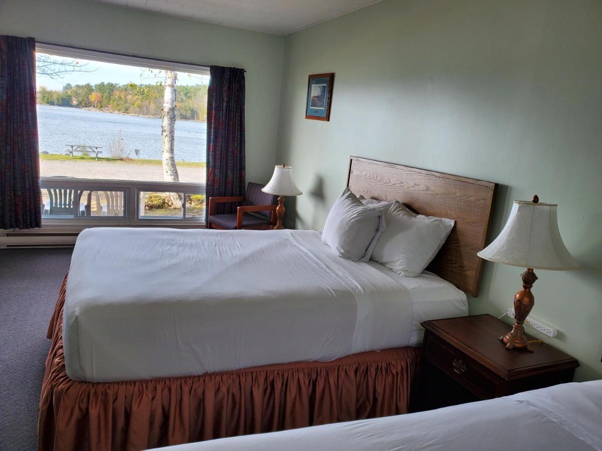 Carolyn Beach Inn Thessalon Extérieur photo