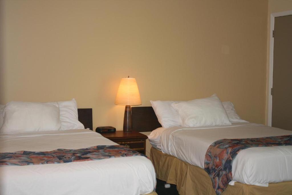 Carolyn Beach Inn Thessalon Extérieur photo