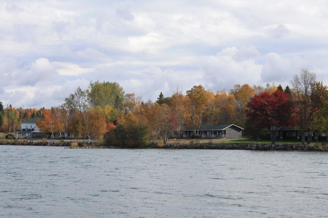 Carolyn Beach Inn Thessalon Extérieur photo