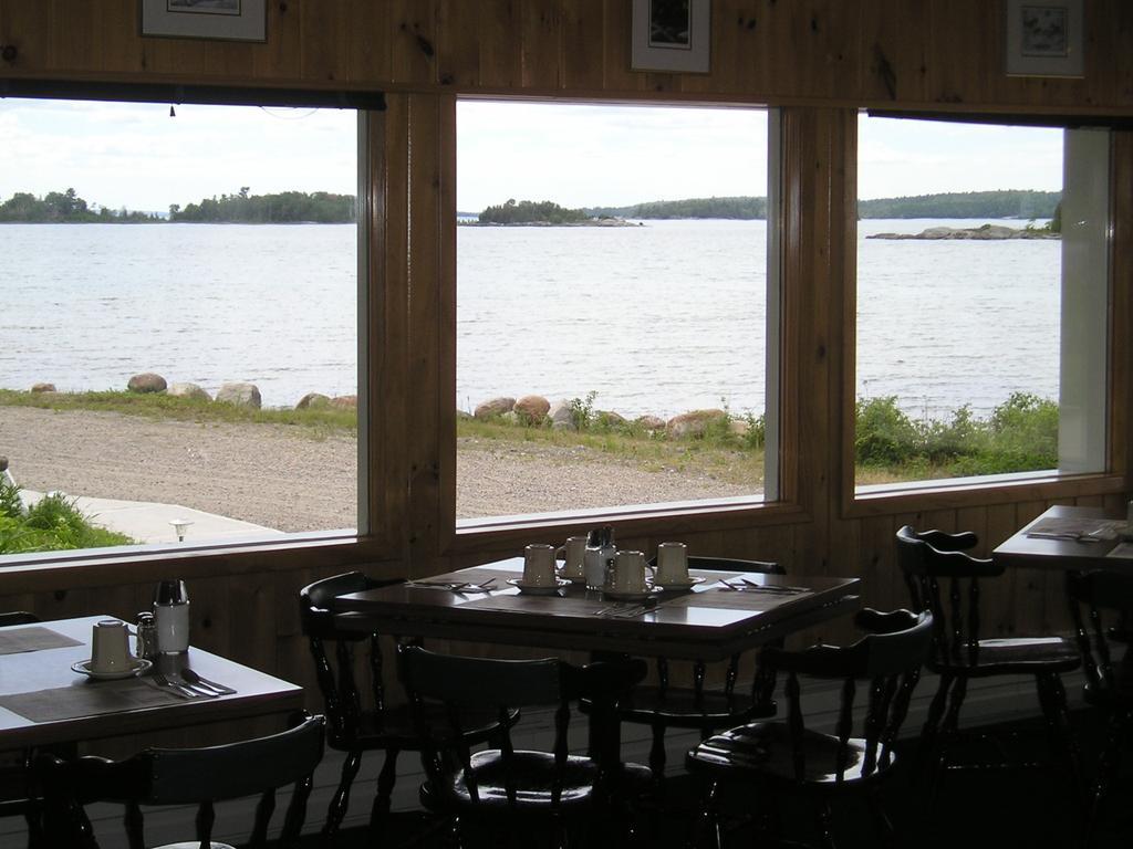 Carolyn Beach Inn Thessalon Extérieur photo