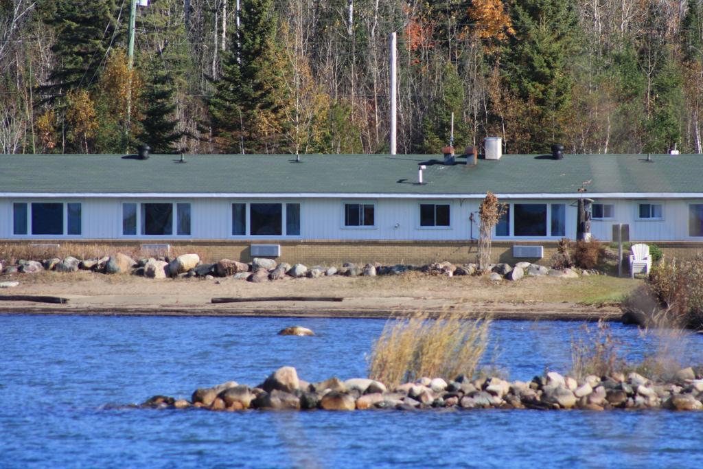 Carolyn Beach Inn Thessalon Extérieur photo