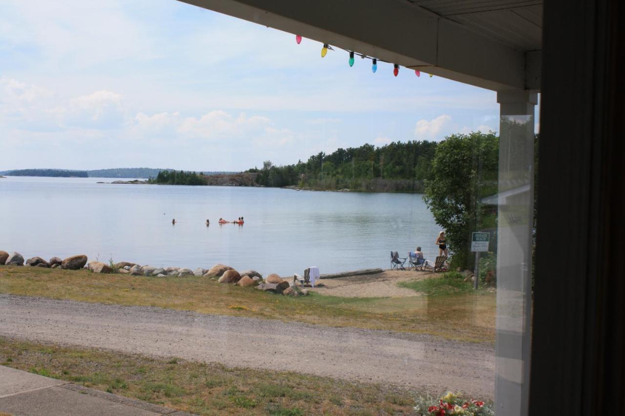 Carolyn Beach Inn Thessalon Extérieur photo