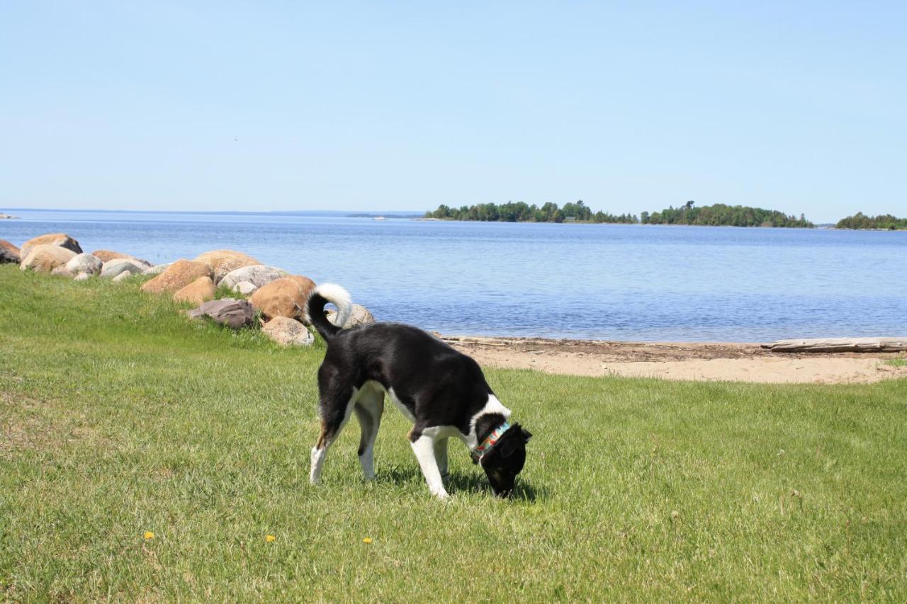 Carolyn Beach Inn Thessalon Extérieur photo